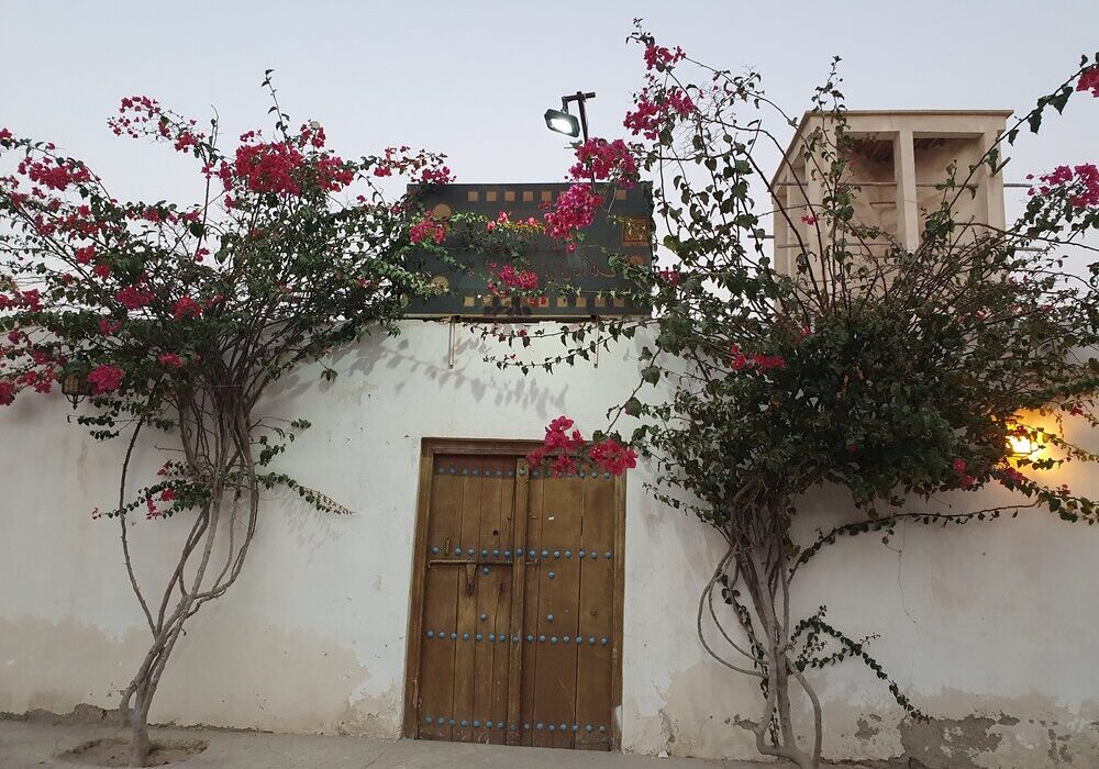 مهمترین جاذبههای بندر تاریخی کنگ/ سفری از دریا تا بادگیر