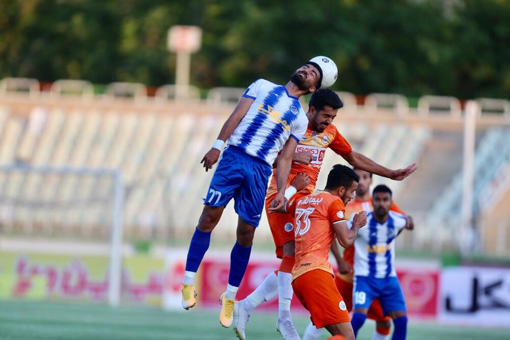 چرا حکم دیدار جنجالی تیمهای فوتبال پیکان – سایپا اعلام نمیشود؟