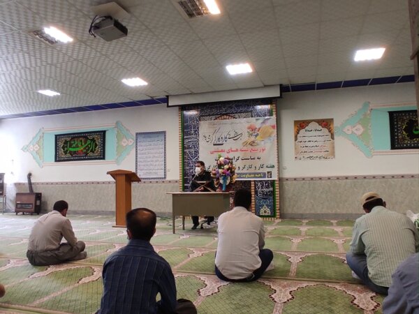 کارگران در خط مقدم تحقق شعار سال هستند