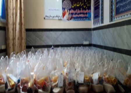 ۱۲۰ بسته غذایی ضیافت الهی در بیجار توزیع شد