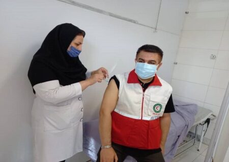 ۲۰۰ نجاتگر هلال احمر کردستان علیه ویروس کرونا واکسینه شدند