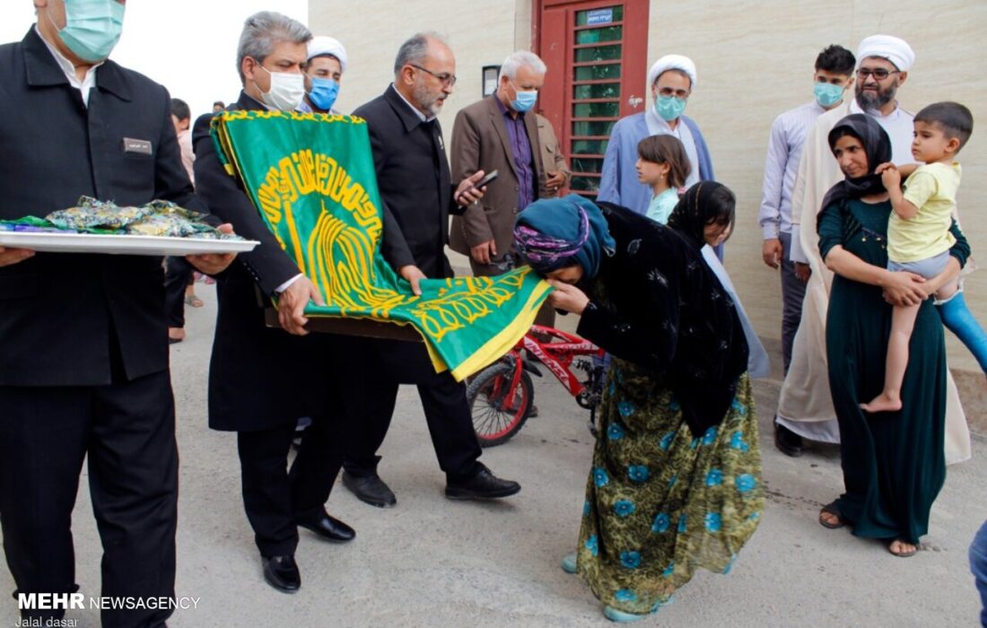 استقبال مردم دهگلان از بیرق متبرک رضوی