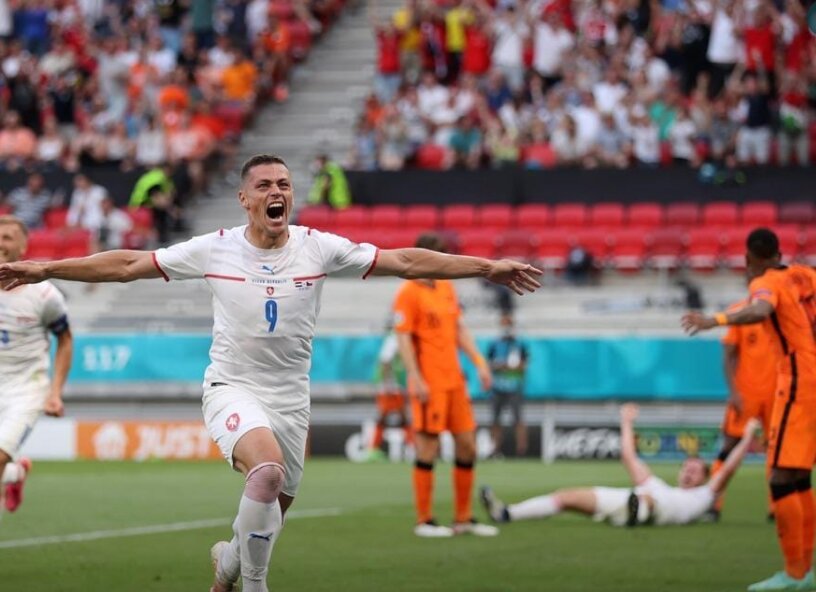 باخت غیرمنتظره هلند مقابل چک و حذف از یورو/ «دلیخت» اخراج شد