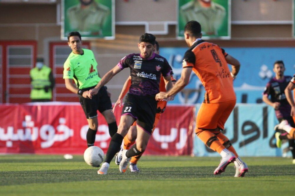 عبور پرسپولیس از سد مس با حداقل گل/ سرخها موقتا صدرنشین شدند