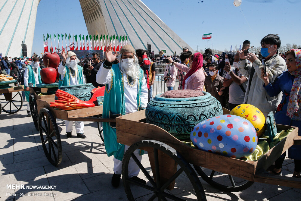 مجسمه میدان آزادی متعلق به بهارستان ۹۸ بود