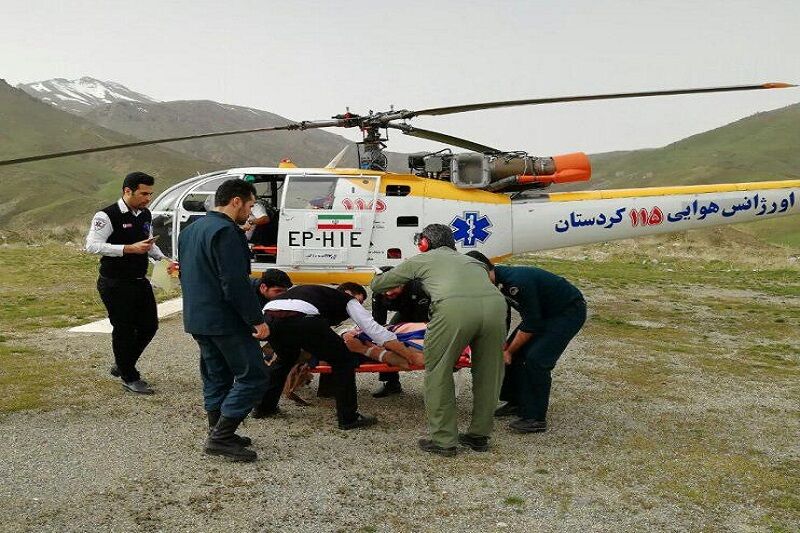 مصدوم بدحال بیجاری با اورژانس هوایی به سنندج منتقل شد