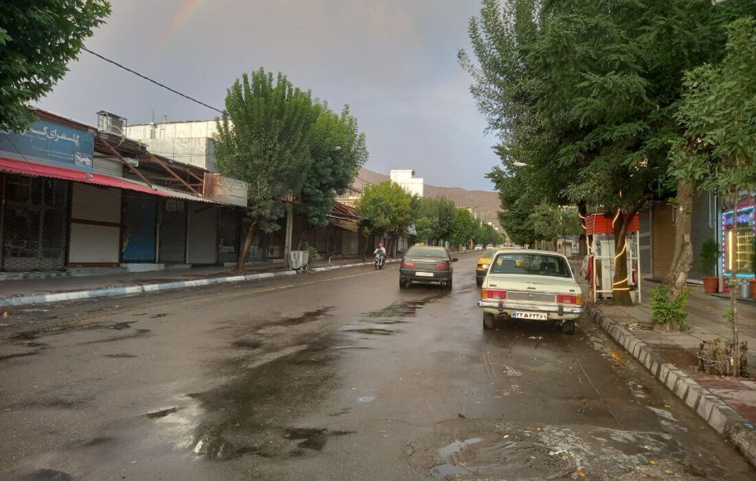 آبگرفتگی معابر و باران تابستانی در شهر مرزی بانه