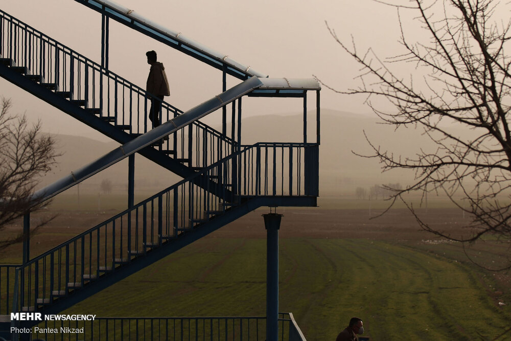 افزایش گرد و غبار در شرق و بارش های پراکنده در برخی مناطق کشور