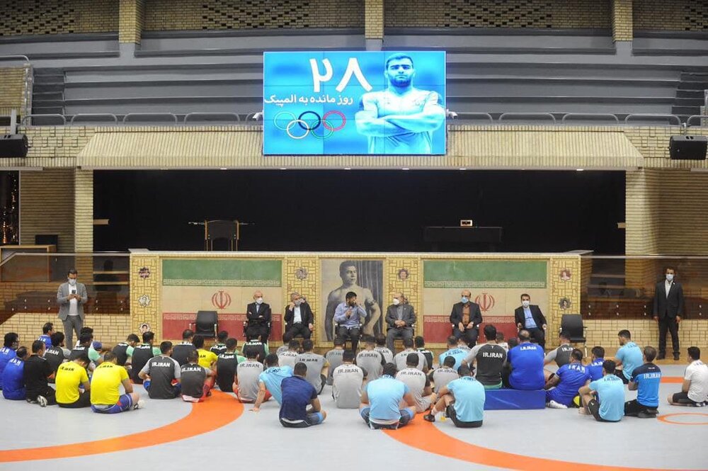 بازدید وزیر ورزش و جوانان از اردوی تیمهای ملی کشتی