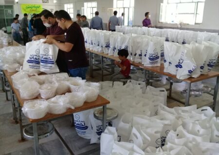 توزیع ۴۰ هزار پرس غذای گرم در بین نیازمندان کردستانی آغاز شد