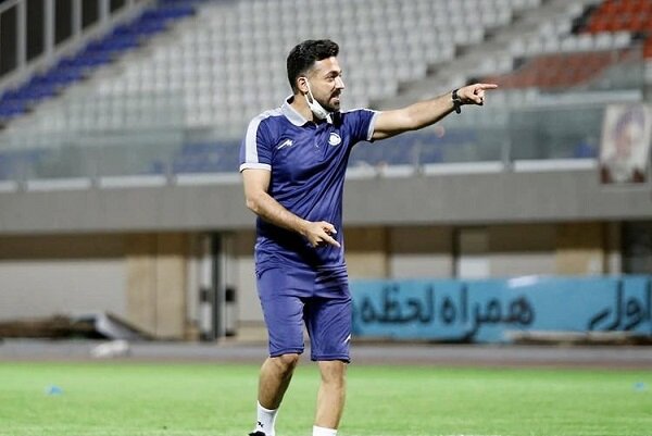 داوری در تمامی بازیها علیه تیم قلعه نویی است