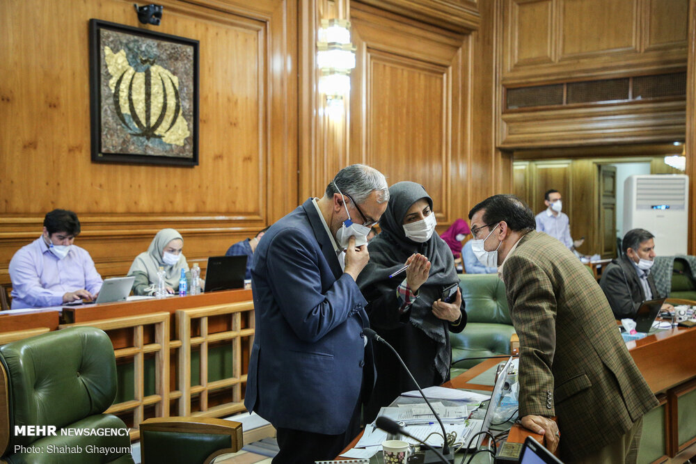 در نگاه یکسان به شمال و جنوب پایتخت به جای عمل شعار داده ایم