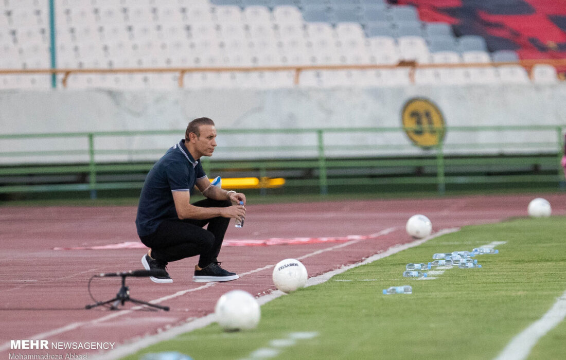 سرمربی پرسپولیس محروم شد/ محرومیت فوتبالی برای فرد اسلحه به دست