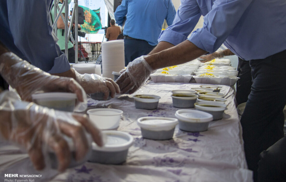 طبخ و توزیع ۵۰۰۰ پرس غذای گرم به مناسبت عید غدیر در گرمی