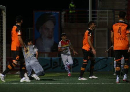 فولاد برنده یک نیمه‌ای دیدار مقابل مس رفسنجان