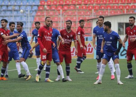 مدافع نساجی دوازه‌بان شد