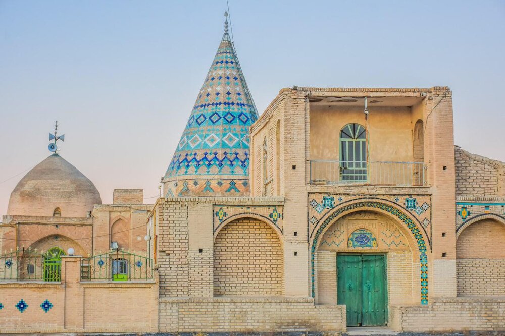 مرمت و بازسازی امامزاده حواخاتون اراک پایان یافت