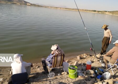 مسابقه ماهیگیری با قلاب در سقز برگزار شد