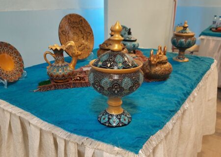 نمایشگاه آثار هنری نقطه‌کوبی در سنندج آغاز به کار کرد