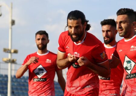 پیروزی تراکتور با فیروز کریمی/ ذوب آهن به سقوط نزدیک شد