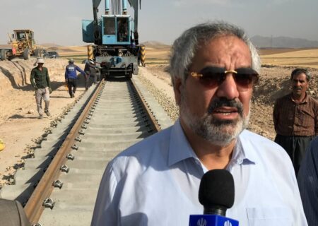 ۱۷ هزار میلیارد ریال نقدینگی برای راە آهن همدان – سنندج تامین شد