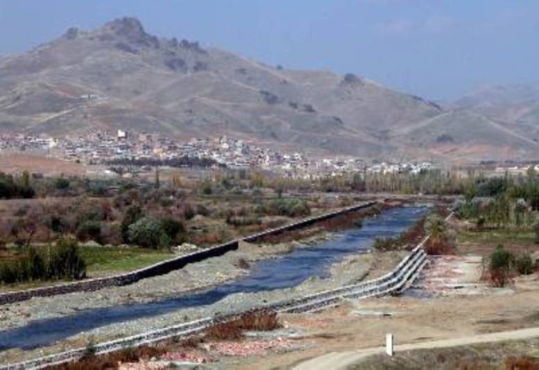 رییس دادگستری کردستان: بستر و حریم رودخانه قشلاق سنندج آزادسازی می‌شود