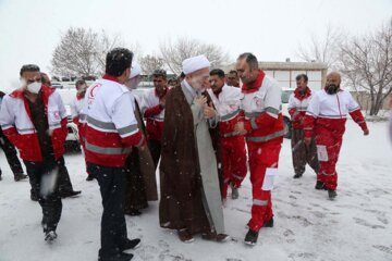 بازدید نماینده ولی فقیه در کردستان از پایگاههای بین راهی جمعیت هلال احمر