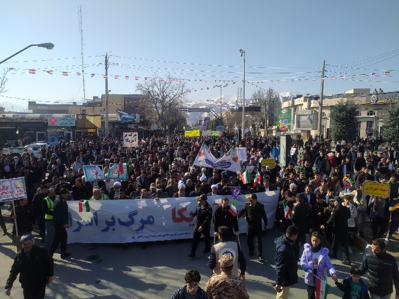 لحظه‌ به‌ لحظه با مردم پیرانشهر در جشن ۴۵ سالگی انقلاب اسلامی