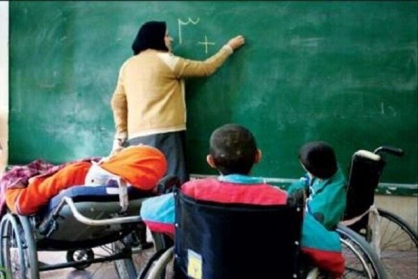 آئین تجلیل از معلمان نمونه مدارس استثنایی تهران