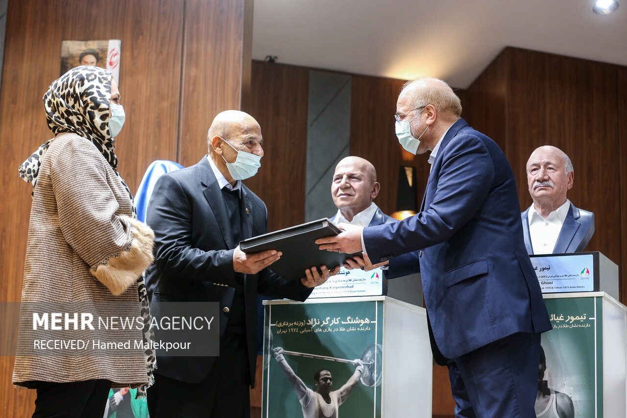 آئین رونمایی از سردیس طلایه داران بازی های آسیایی