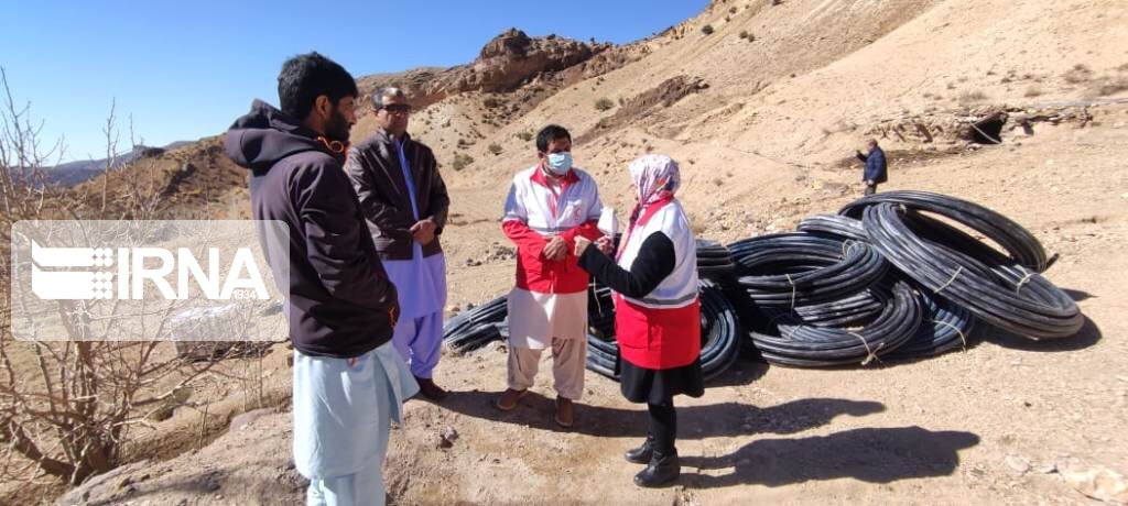 آب آشامیدنی سه روستای محروم تفتان با مشارکت خیران تامین شد