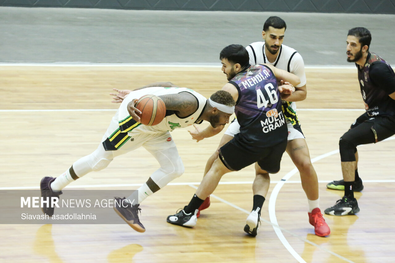 آبادانی‌ها و آملی‌ها خارج از خانه بردند/ برتری دوباره طبیعت مقابل نفت