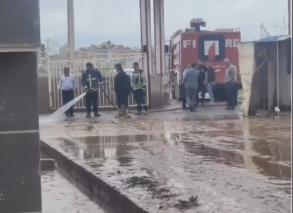 آبگرفتگی اماکن مسکونی در خوی/ امکانات شهرداری بسیج
شد