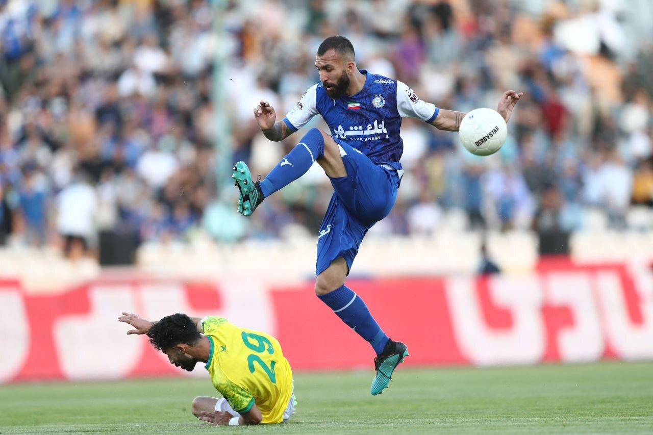 آتش «نفت» به جان آبی‌ها در آزادی/ قهرمانی استقلال به «کما»رفت!