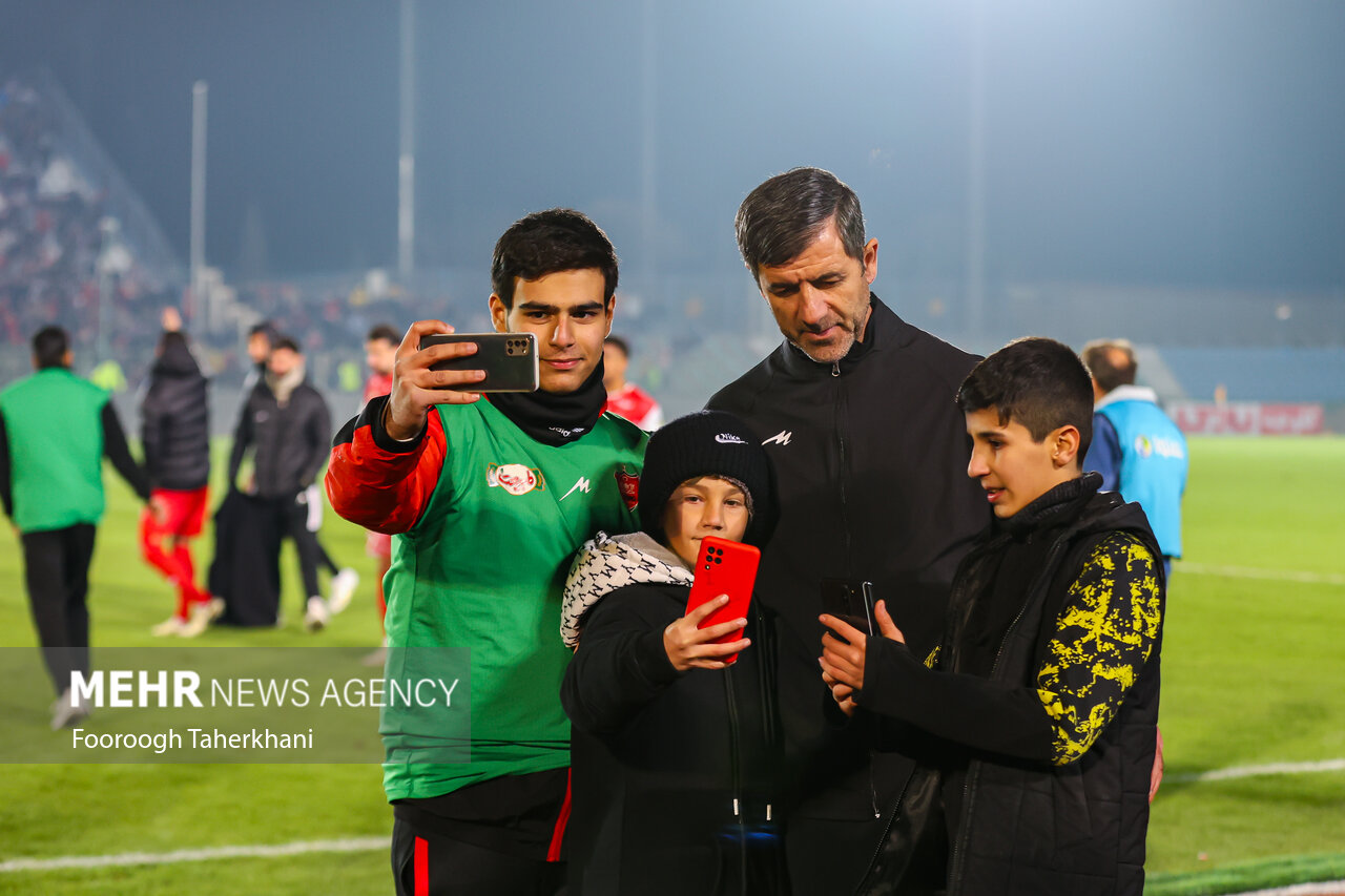 آخرین وضعیت نیمکت تیم فوتبال پرسپولیس؛ کریم باقری همچنان روی نوار «نه»