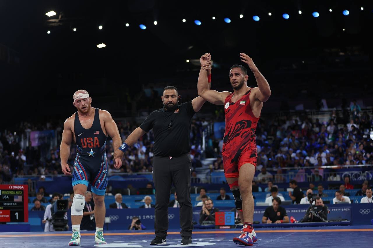 آذرپیرا: مردم ایران همیشه در شرایط سخت پشتیبان هم هستند