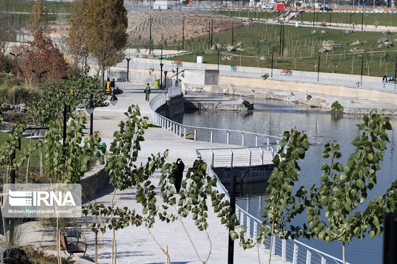 آذین‌بندی ۲ هزار و ۶۲۱ بوستان در پایتخت به مناسبت دهه فجر