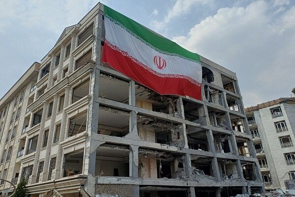 آرامش در کوچه‌های منطقه ۴ تهران؛ بازسازی پس از جنگ با تمام قوا