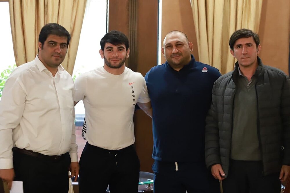 آرتور نایفونوف به تیم کشتی سهند ارس پیوست