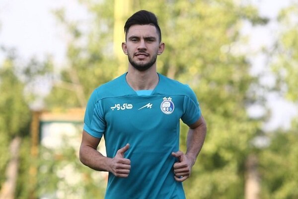 آزادی: قصدی برای جدایی از استقلال ندارم/ بازی می‌کنم و گل می‌زنم