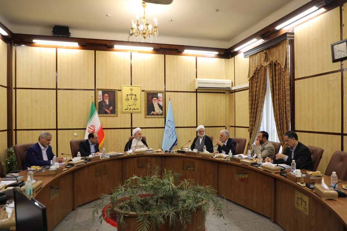 آزادی ۹۰۰ نفر از زندان اوین با ارفاقات قانونی