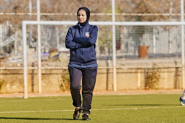 آزمون: امیدوارم با بازیهای مطلوب دل هواداران را شاد کنیم