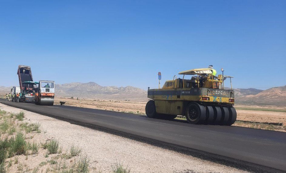 آسفالت ۴۵ کیلومتر از راه‌های روستایی آذربایجان غربی طی سال
جاری