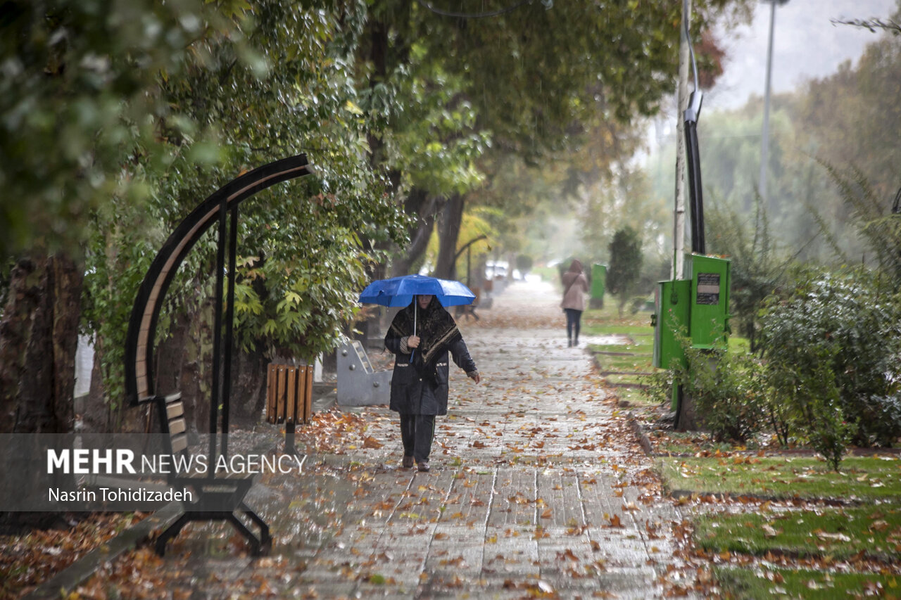 آسمان اغلب استان های کشور بارانی است