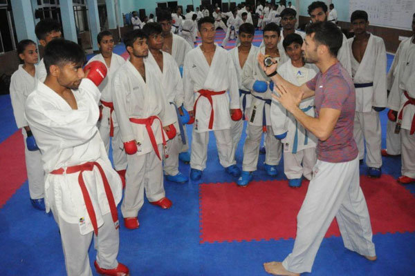 آغاز اردوی تیم ملی کاراته زیر نظر مهدیزاده/ در انتظار معرفی سرمربی