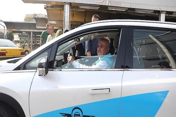 آغاز به کار ۱۰۰ دستگاه تاکسی برقی در محدوده مرکزی پایتخت