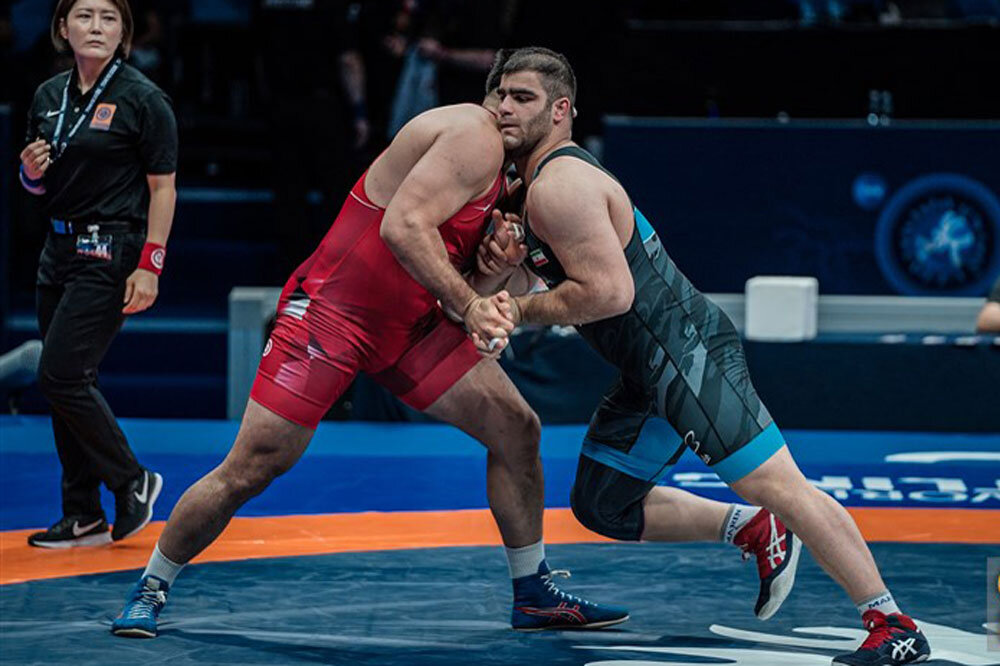 آغاز مسابقات کشتی فرنگی از فردا/ قهرمان سنگین وزن روی تشک
می‌رود