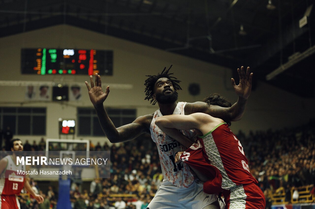 آغاز نیمه نهایی با جدال مدافع قهرمانی و پرافتخارترین تیم