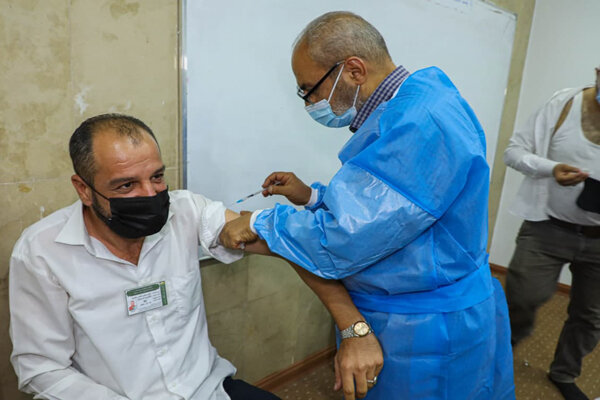 آغاز واکسیناسیون ۷ هزار نیروی میادین و بازارهای میوه و تره بار