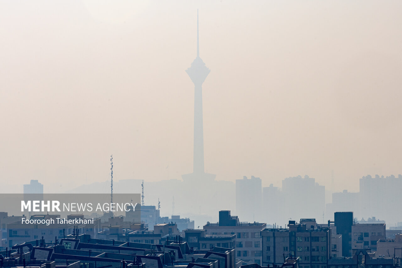 آلودگی هوا در تهران تشدید شد؛ وضعیت هوای پایتخت قرمز